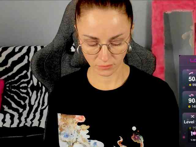 FreyaFindomFitGoddess webcam