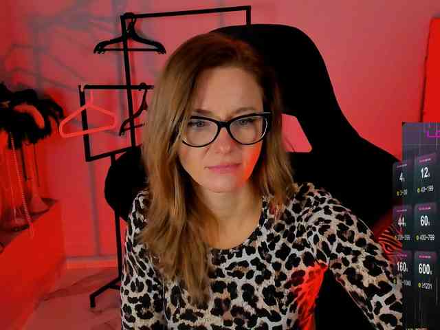 FreyaFindomFitGoddess webcam