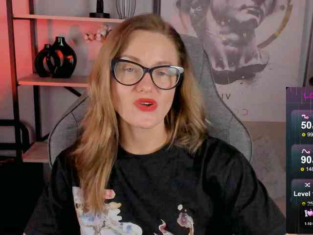 FreyaFindomFitGoddess webcam