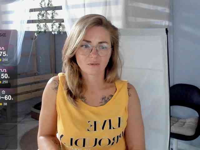 FreyaFindomFitGoddess webcam
