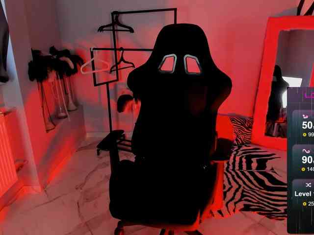 FreyaFindomFitGoddess webcam