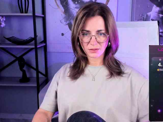FreyaFindomFitGoddess webcam