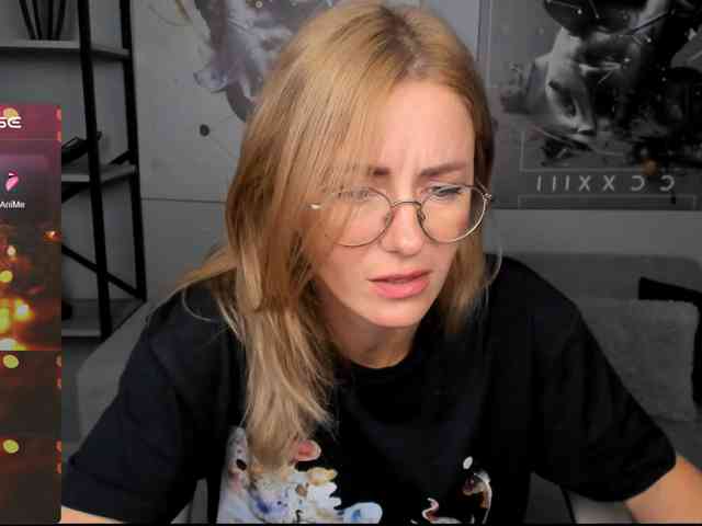FreyaFindomFitGoddess webcam
