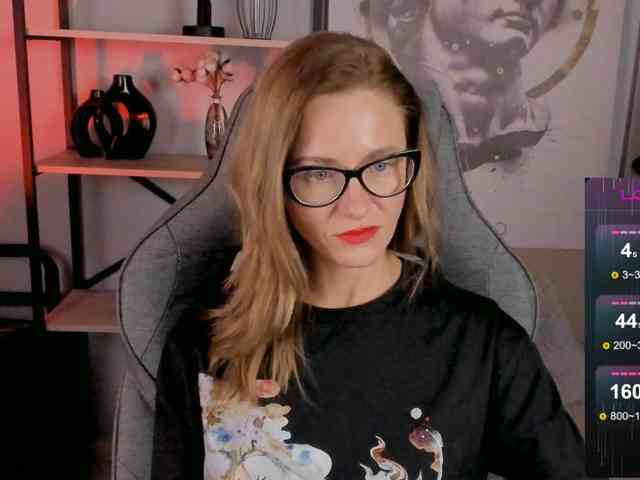 FreyaFindomFitGoddess webcam