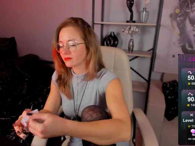 FreyaFindomFitGoddess webcam