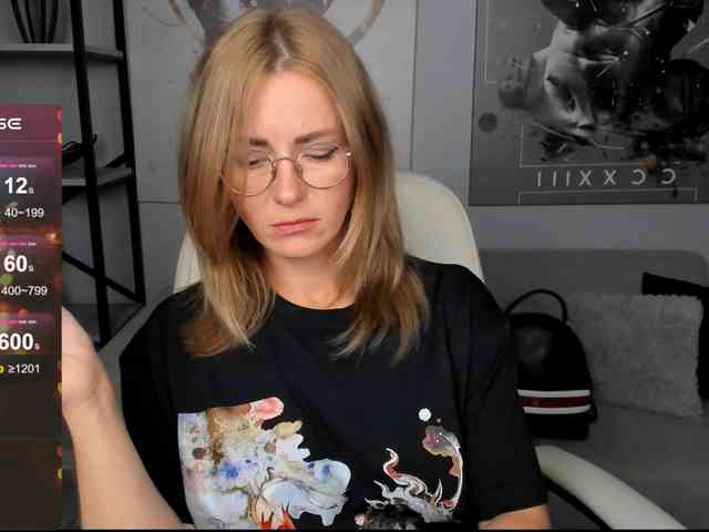 FreyaFindomFitGoddess webcam