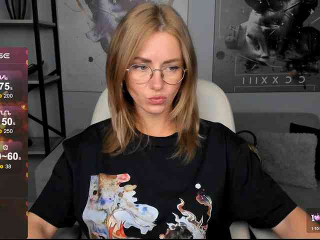 FreyaFindomFitGoddess webcam