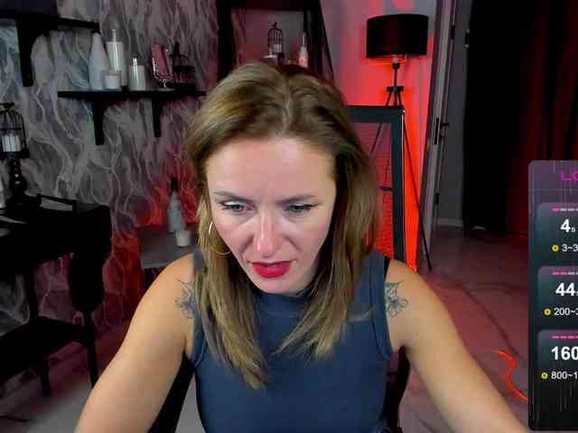 FreyaFindomFitGoddess webcam