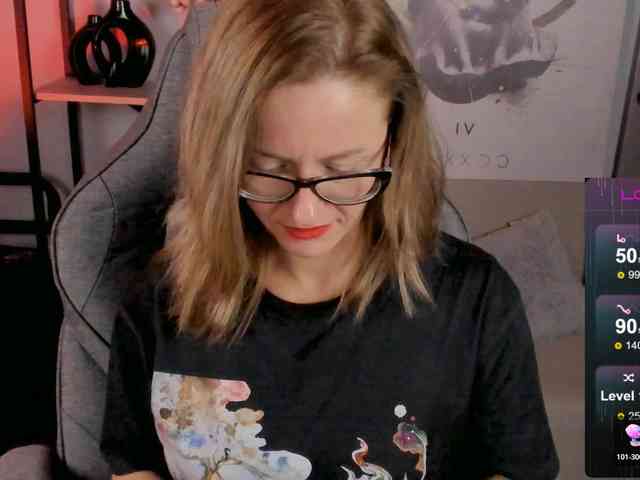 FreyaFindomFitGoddess webcam