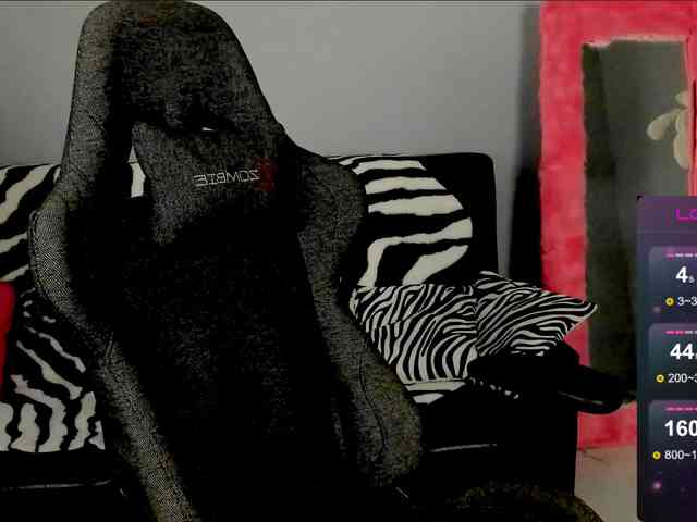 FreyaFindomFitGoddess webcam