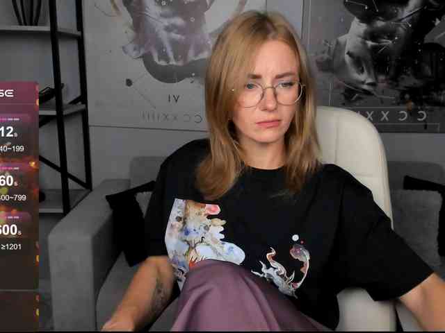 FreyaFindomFitGoddess webcam