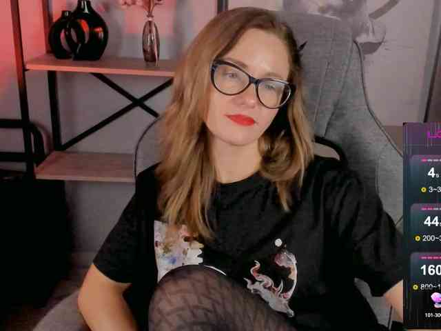 FreyaFindomFitGoddess webcam