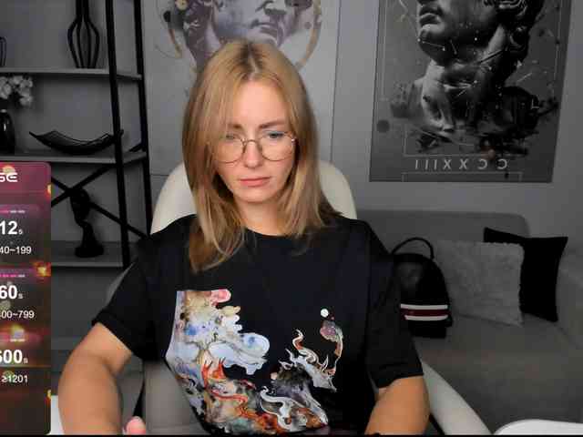 FreyaFindomFitGoddess webcam