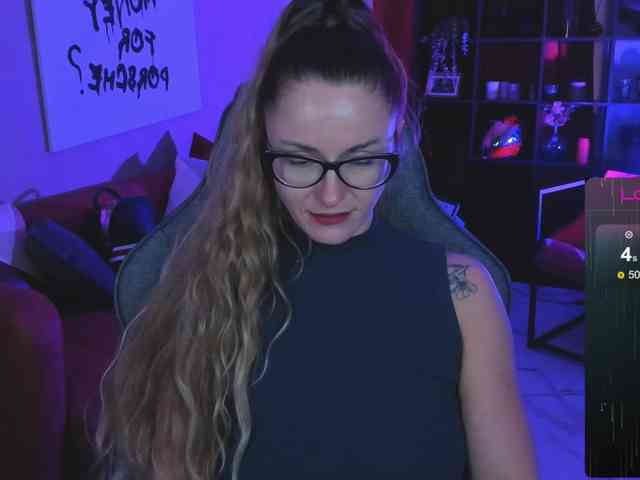 FreyaFindomFitGoddess webcam