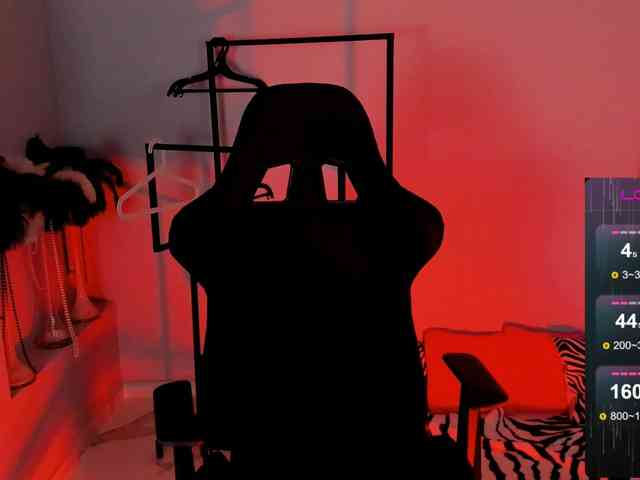 FreyaFindomFitGoddess webcam