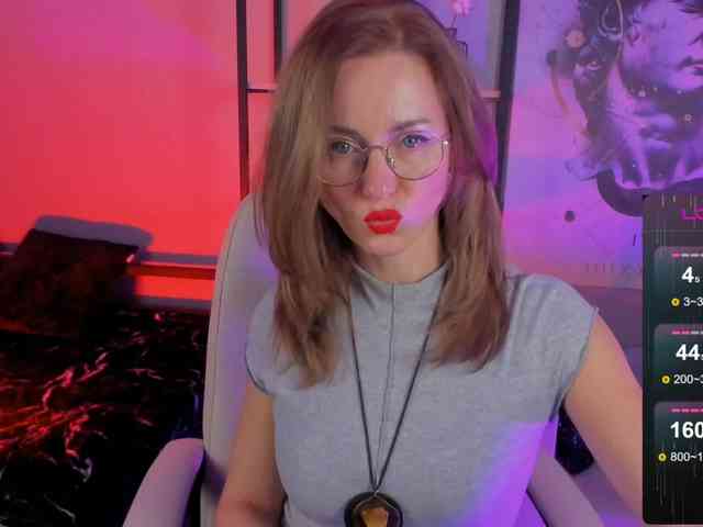 FreyaFindomFitGoddess webcam