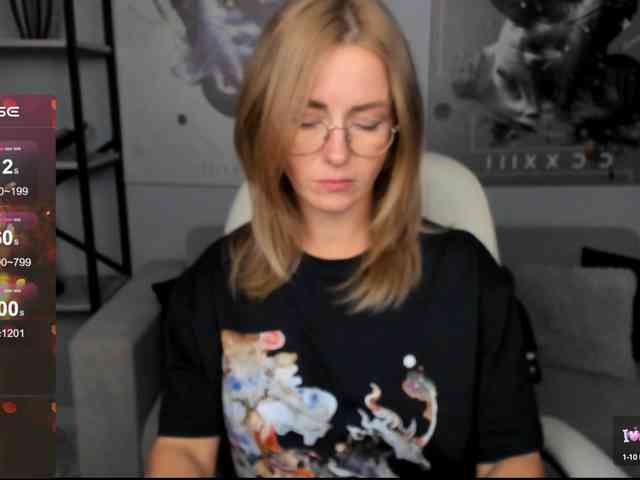FreyaFindomFitGoddess webcam