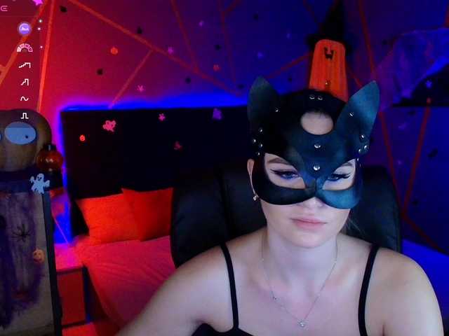 SofiaShy - the most sensual cam host on webcam for your pleasure SofiaShy from BongaCams