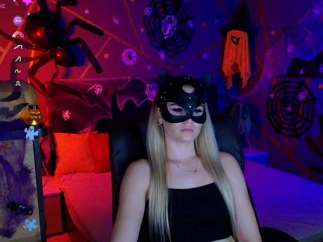 Offline SofiaShy on BongaCams