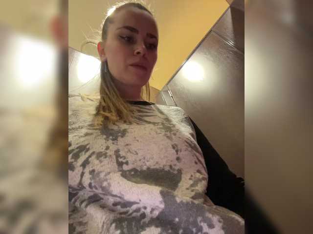 go to chat with LolaSexxx