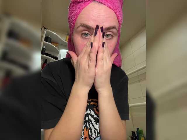 go to chat with LolaSexxx