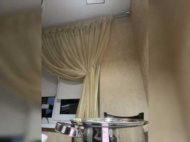 go to chat with LolaSexxx