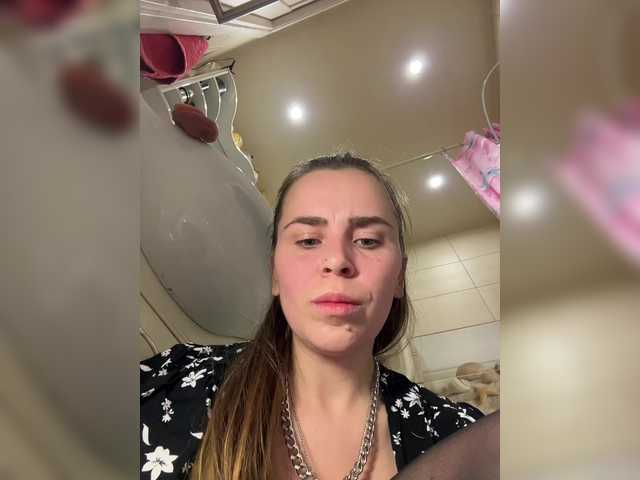 go to chat with LolaSexxx