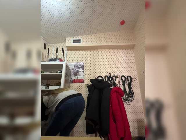 go to chat with LolaSexxx