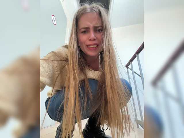 go to chat with LolaSexxx