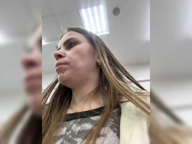 go to chat with LolaSexxx