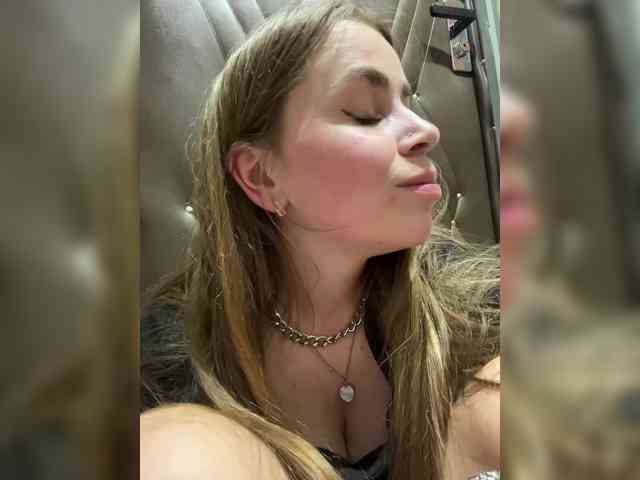 LolaSexxx webcam