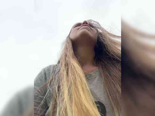 LolaSexxx webcam