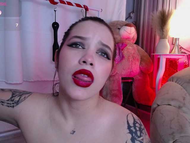 Annybutty's BongaCams show and profile