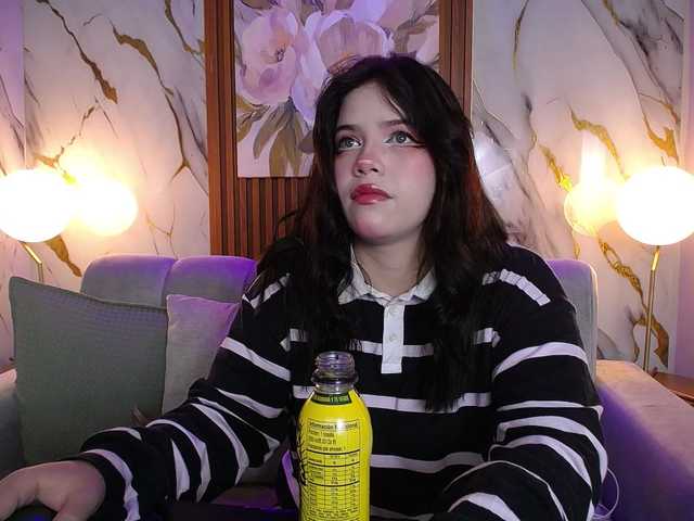 Annybutty's BongaCams show and profile