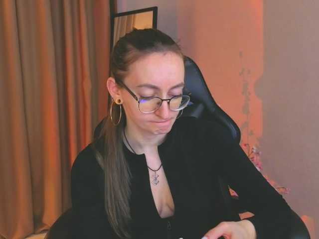 ShiroHeby's BongaCams show and profile