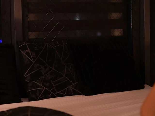 IvyRowa's BongaCams show and profile