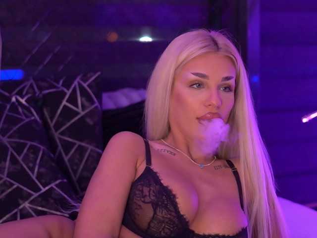 IvyRowa's BongaCams show and profile