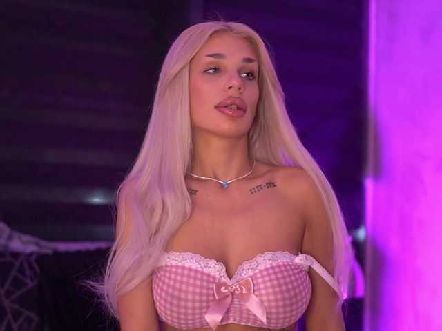 IvyRowa's BongaCams show and profile