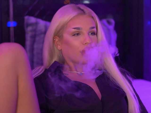 IvyRowa's BongaCams show and profile