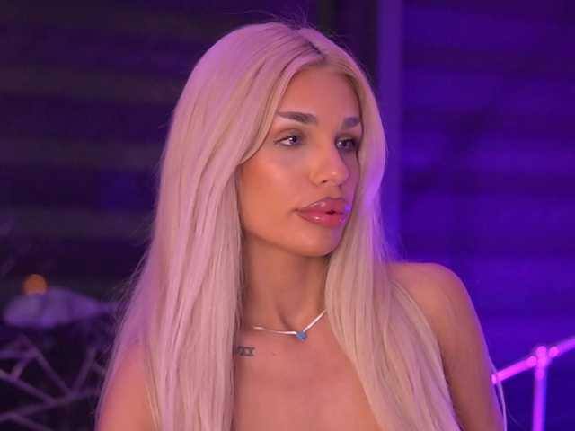 IvyRowa's BongaCams show and profile