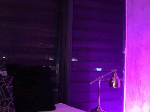 IvyRowa's BongaCams show and profile