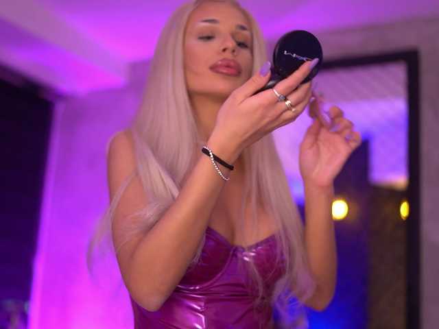 IvyRowa's BongaCams show and profile