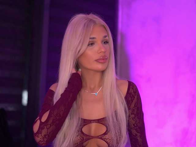 IvyRowa's BongaCams show and profile