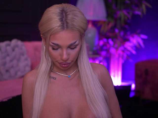 IvyRowa from BongaCams is Freechat