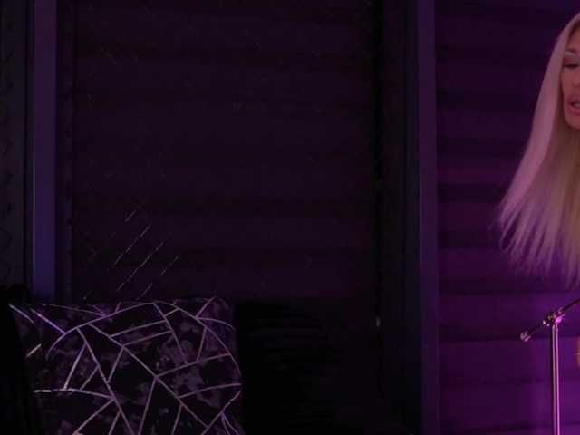Young IvyRowa - sensual, horny and ready to entertain IvyRowa from BongaCams