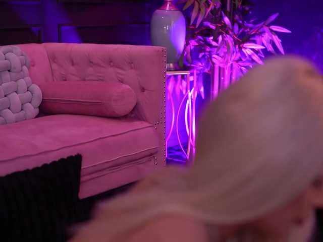 IvyRowa's BongaCams show and profile