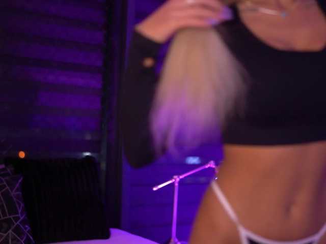 IvyRowa's BongaCams show and profile