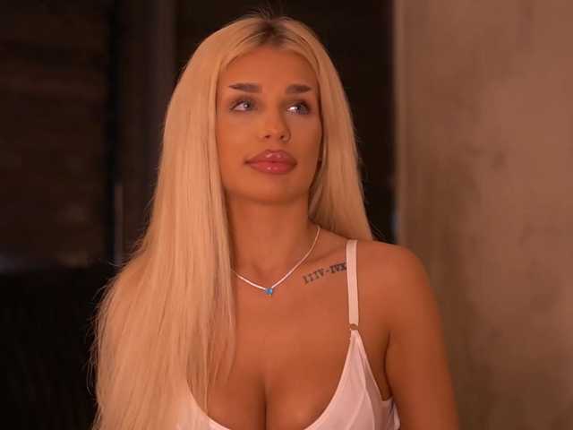 IvyRowa's BongaCams show and profile