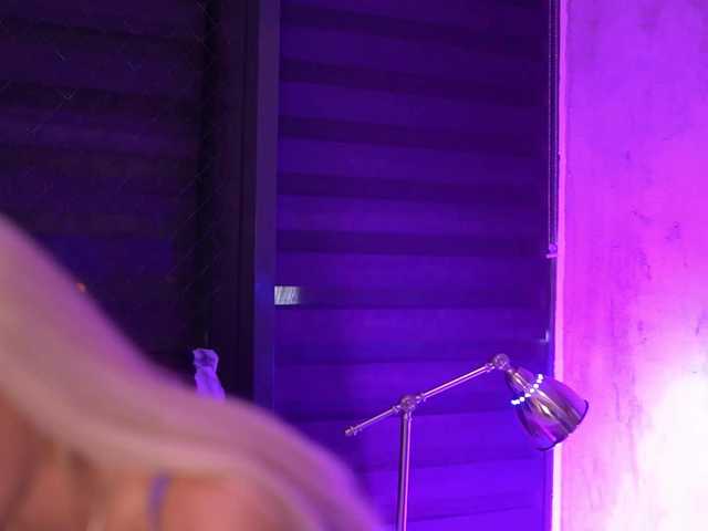 IvyRowa's BongaCams show and profile