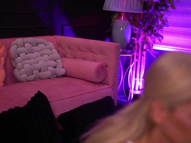 IvyRowa's BongaCams show and profile